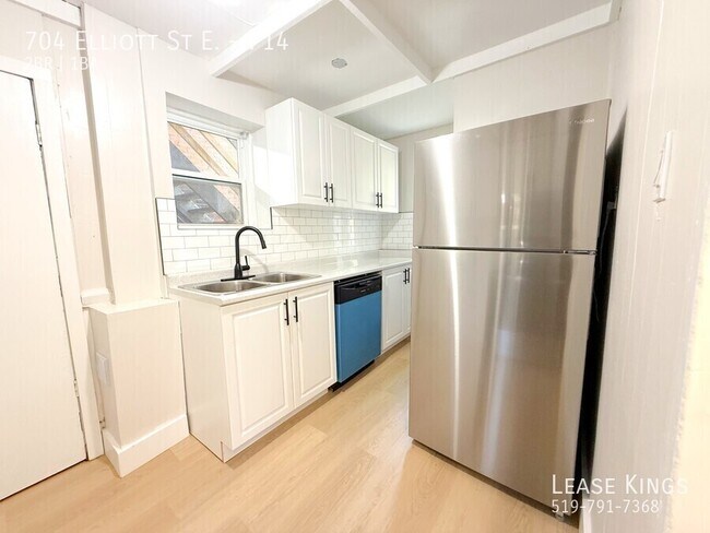 Building Photo - Modern 2-Bedroom Apartments in Windsor's L...