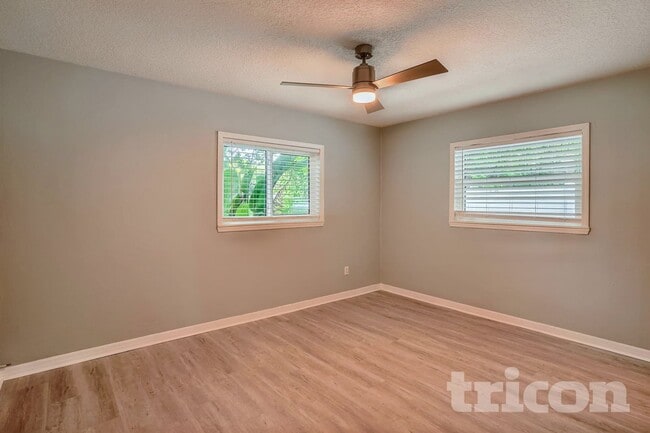 Foto del edificio - 2317 13th Ave SW