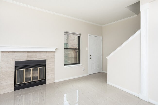 Building Photo - 9800 Pagewood Ln