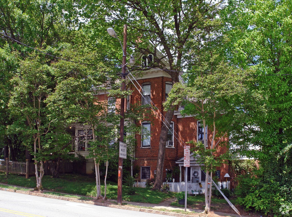 Building Photo - 131 S Boylan Ave