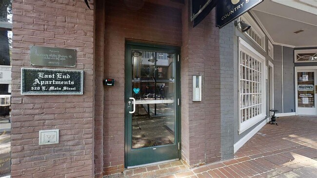 Building Photo - 520 E Main St