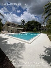 Building Photo - 450 Lakeview Dr