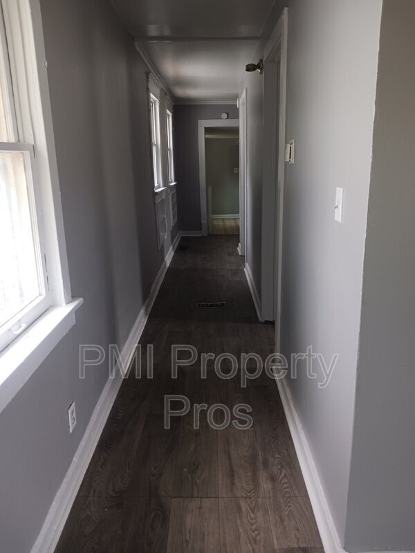 Building Photo - 1522 S Union St