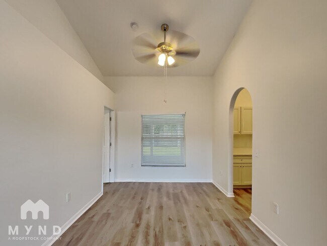 Building Photo - 2617 Hawthorne Ln