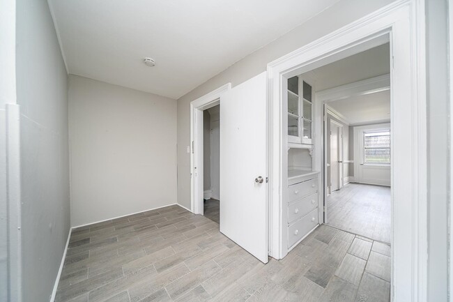 Foto del edificio - 289 Forrest St