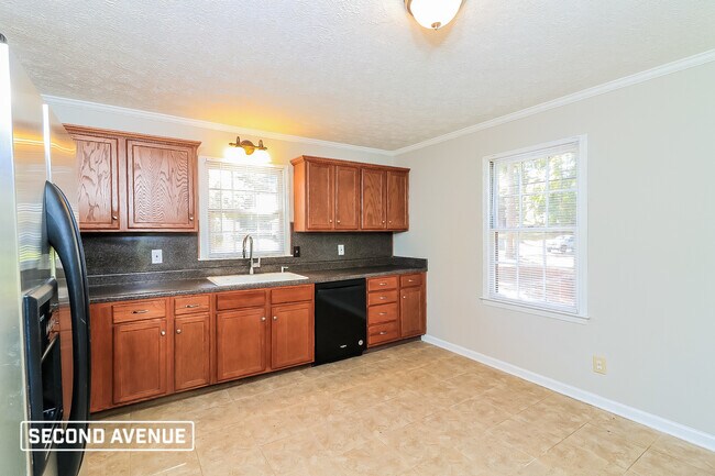 Building Photo - 6633 Seminole Dr