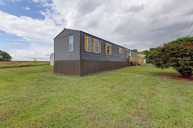 Building Photo - 295 Seays Rd