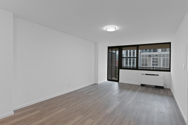 Foto del edificio - 270 Marin Blvd