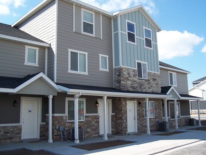 Primary Photo - Beautiful 3 Story Vineyard Townhome