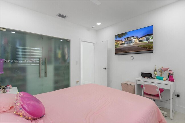 Foto del edificio - 8740 NW 153rd Terrace