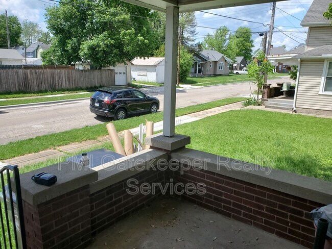 Building Photo - 408 Corwin Ave