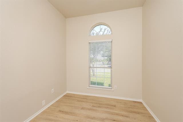 Foto del edificio - 328 Willow Creek Dr