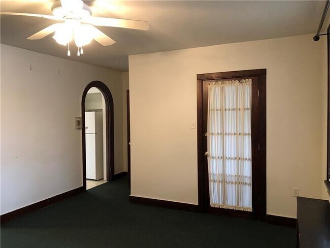 Foto del edificio - 1815 West St