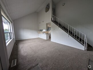 Building Photo - 3525 Country Club Dr