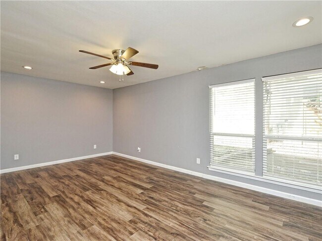 Foto del edificio - 6804 Lexington Rd