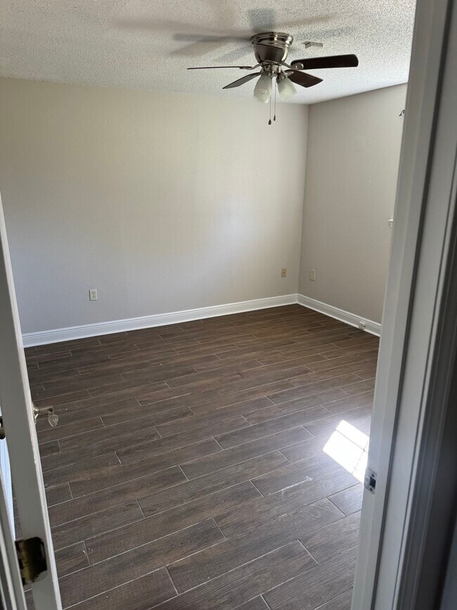 Foto del edificio - 7718 Reindeer St