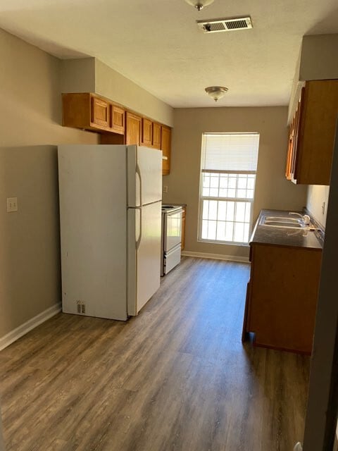 Building Photo - Thousand Oaks Duplex