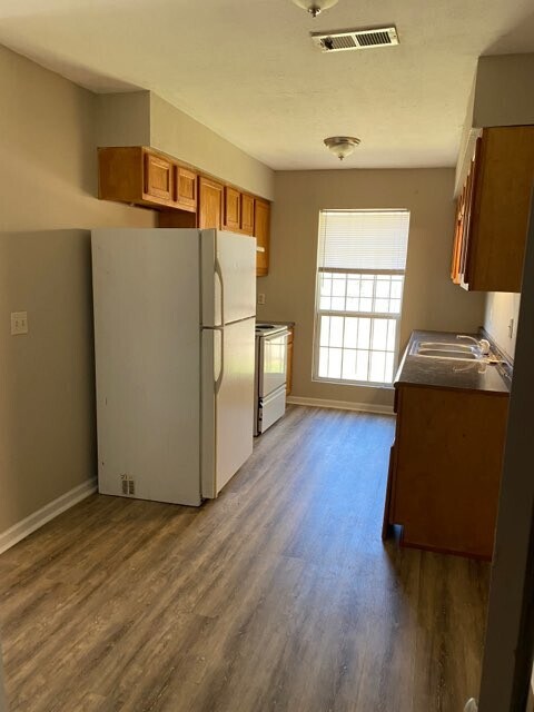 Foto del edificio - Thousand Oaks Duplex