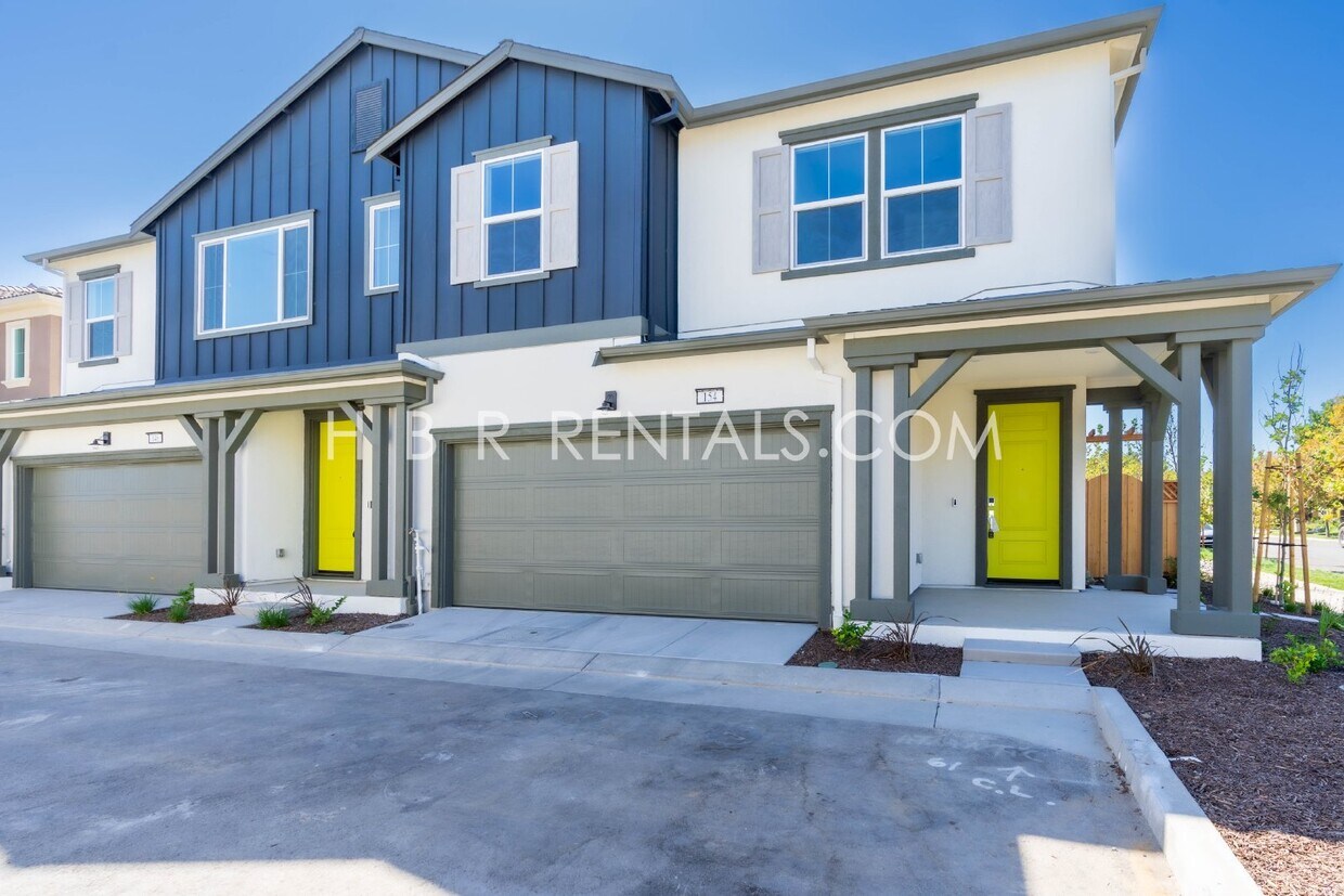 Foto principal - 154 W Ft Bragg Pl