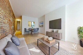 Building Photo - Washington Avenue