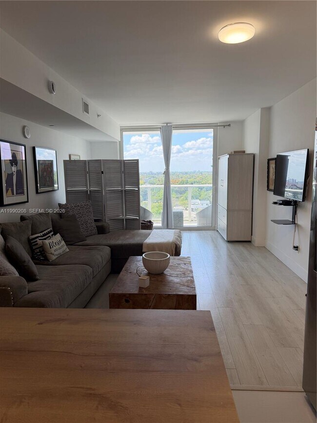 Foto del edificio - 4250 Biscayne Blvd
