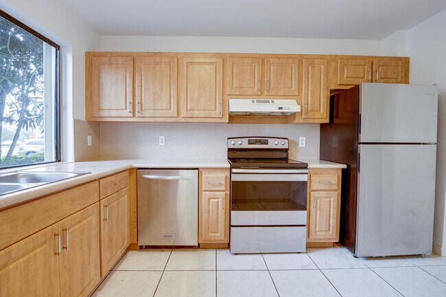 Building Photo - 4376 Fountains Dr
