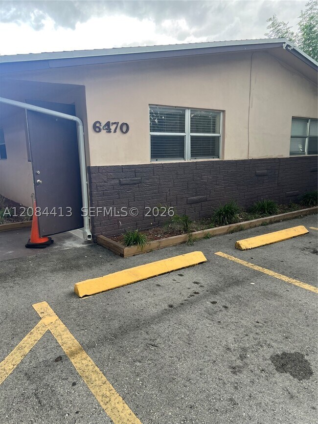 Foto del edificio - 6470 NW 20th St