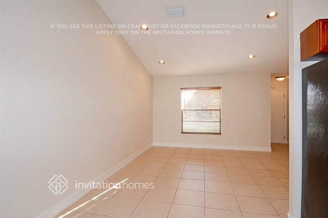 Foto del edificio - 1371 Denlow Ln
