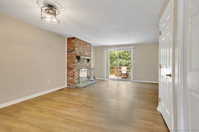 Foto del edificio - 141 Brighton Cir