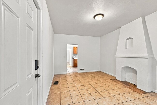 Building Photo - 926 Binford St