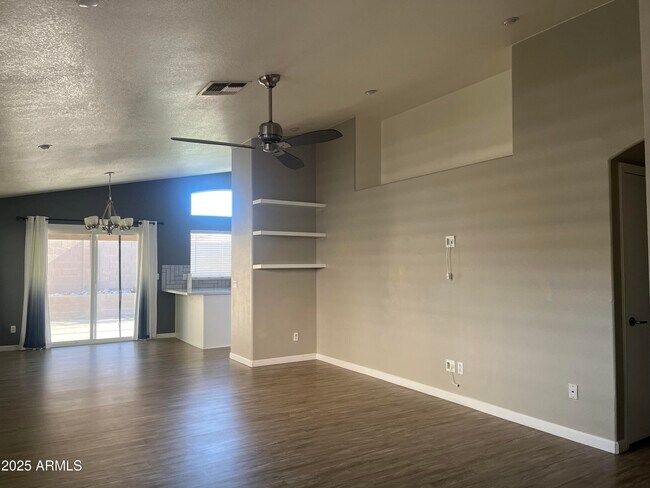 Foto del edificio - 4144 E Coolbrook Ave