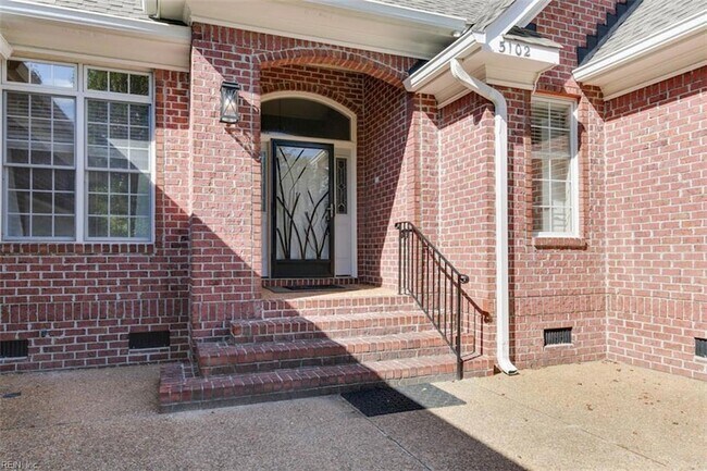 Foto del edificio - 5102 Waterford Pl