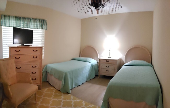 Foto del edificio - 1001 Foxfire Ln