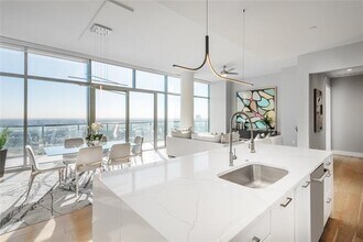 Building Photo - 3031 Oliver St