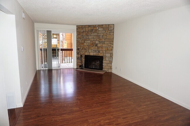 Photo - 433 Wright St Townhome