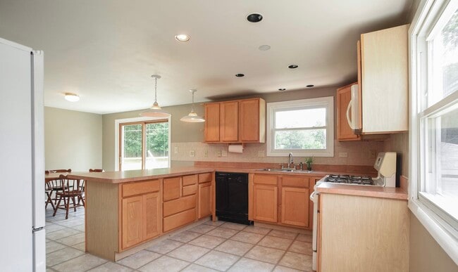 Building Photo - 3225 Twyford Rd