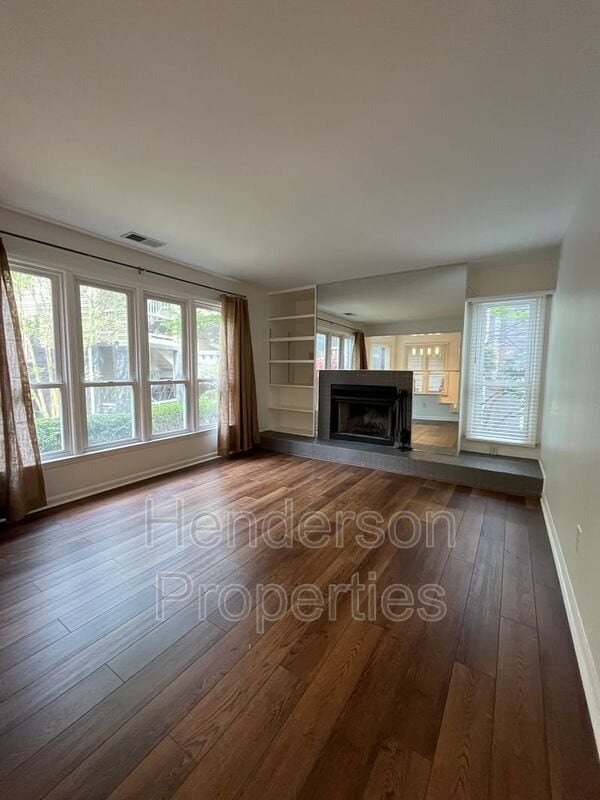 Foto del edificio - 607 Queens Rd