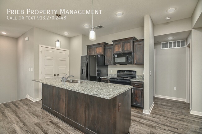 Building Photo - 12321 S Chelsea St