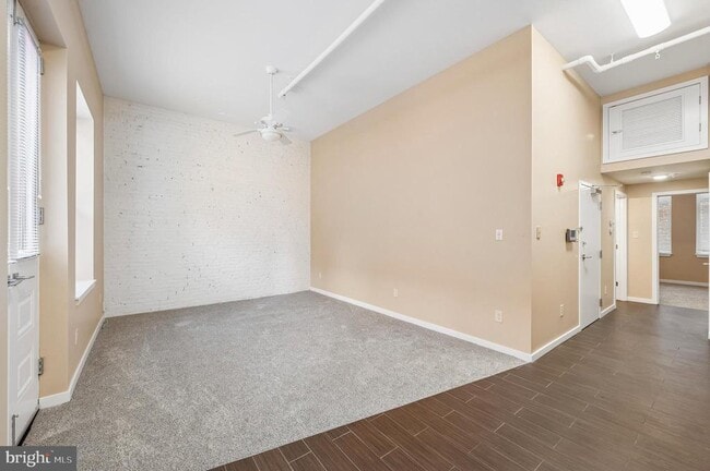 Building Photo - 1720 Sansom St