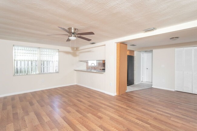 Foto del edificio - Spacious 3/2/1 in Port Richey