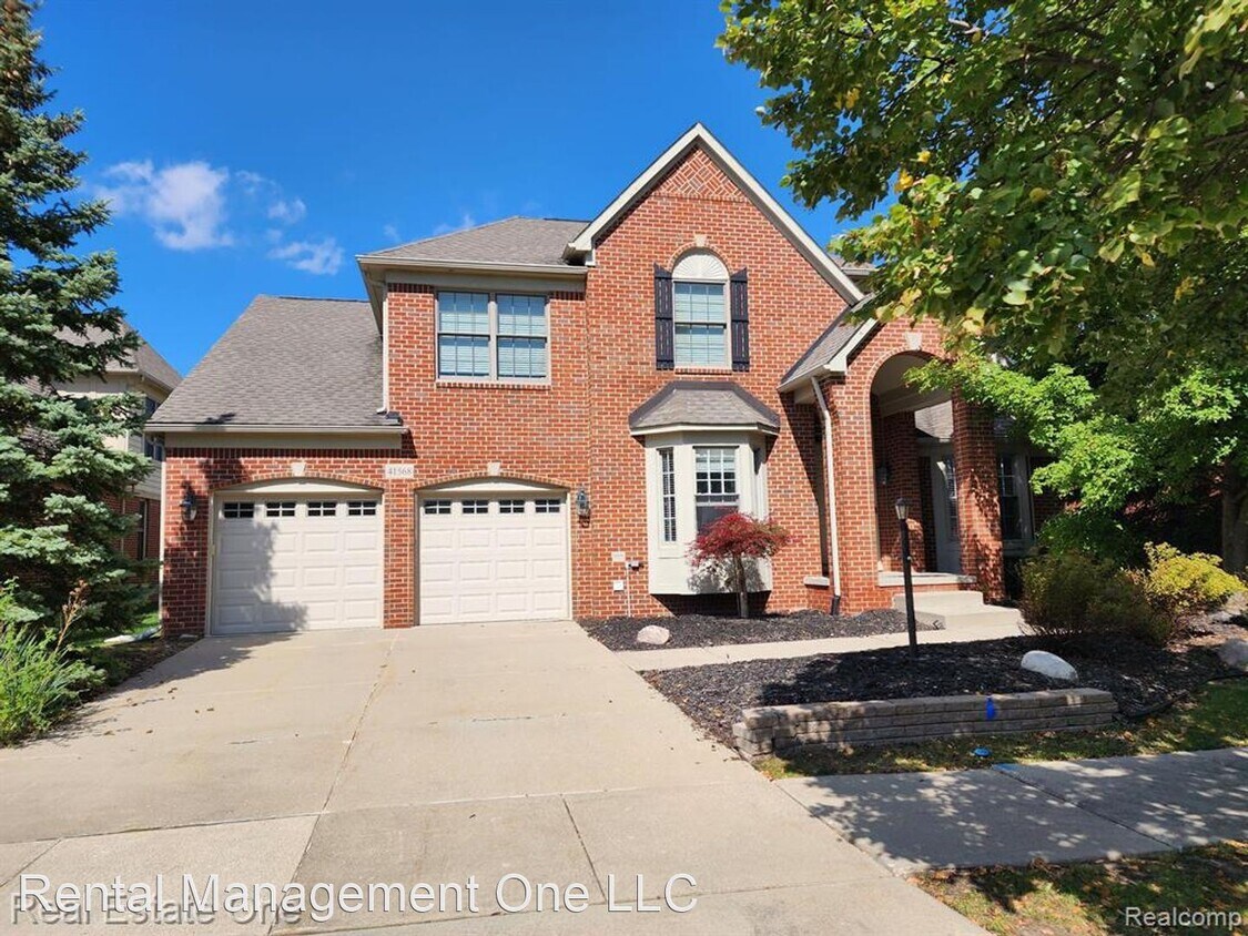 41568 Thoreau Ridge, Novi, MI 48377 House Rental in Novi, MI