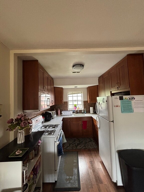 Foto principal - 161 Lake Shore Rd