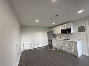 Building Photo - 7800 Lundy's Ln