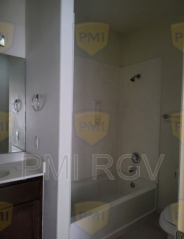 Building Photo - 407 N Lotto Ln