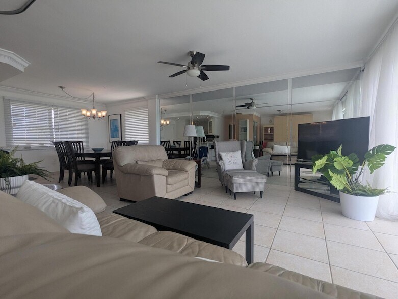 Photo - 220 KINGS POINT DR Unit 501