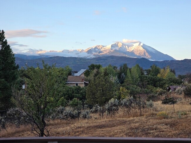 Foto del edificio - 124 Deer Trail Ave