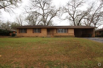 Building Photo - 2725 Tanglewood Dr