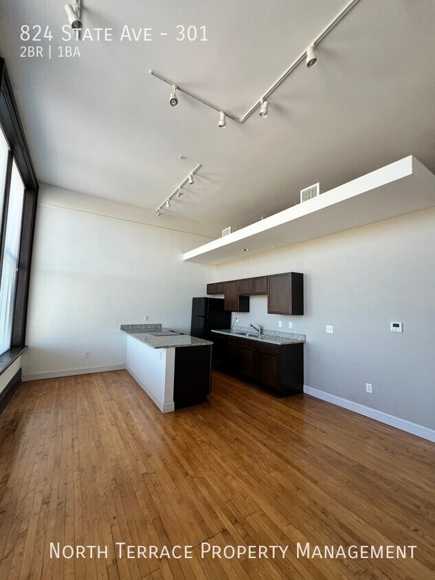 Foto del edificio - Elegant & Expansive 2-Bedroom Loft at Hora...