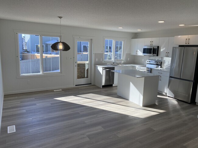 Photo du bâtiment - 13119-13209 13119 209 St NW