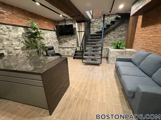 Foto del edificio - 1028 Commonwealth Ave